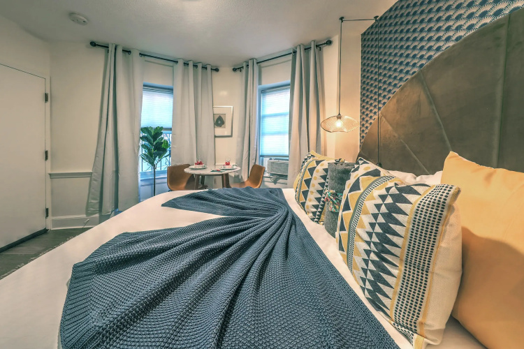 Modern Studio with Great Wifi and Amenities!