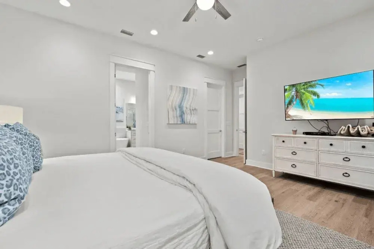 Out of Office Beaches Private Pool, Steps to Beach Sleeps 15
