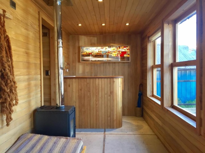 1 Bedroom Apartment with balcony