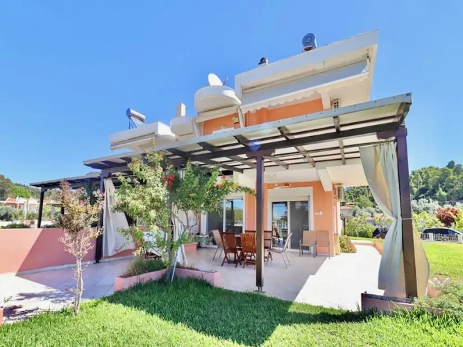 4 Bedrooms Cottage with balcony and with garden view