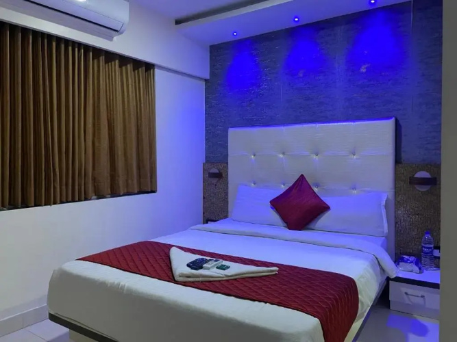 FabHotel Golden Star