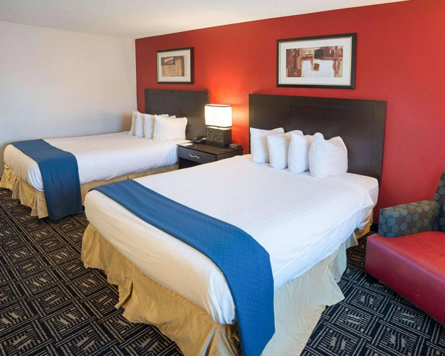 Quality Inn Brooklyn Center