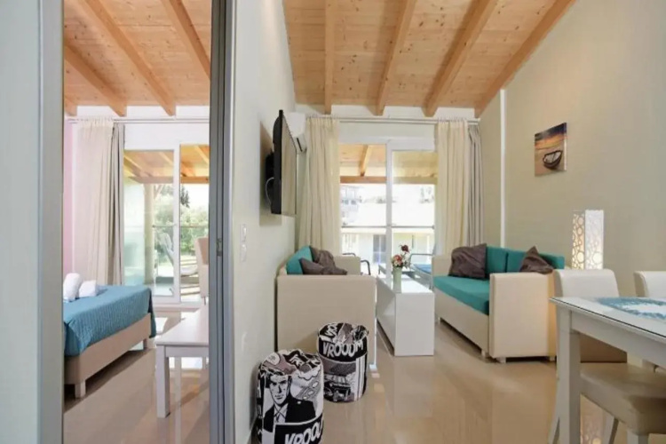 Palapart Gikas Suites And Studios