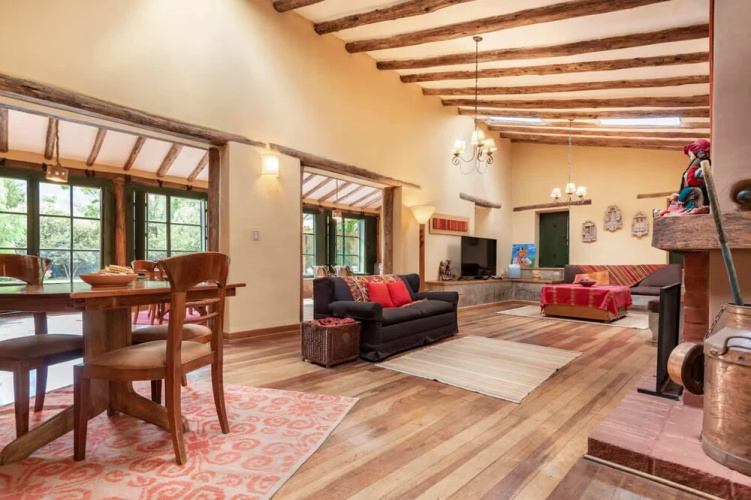 w Peaceful 4BR Villa With Nature View