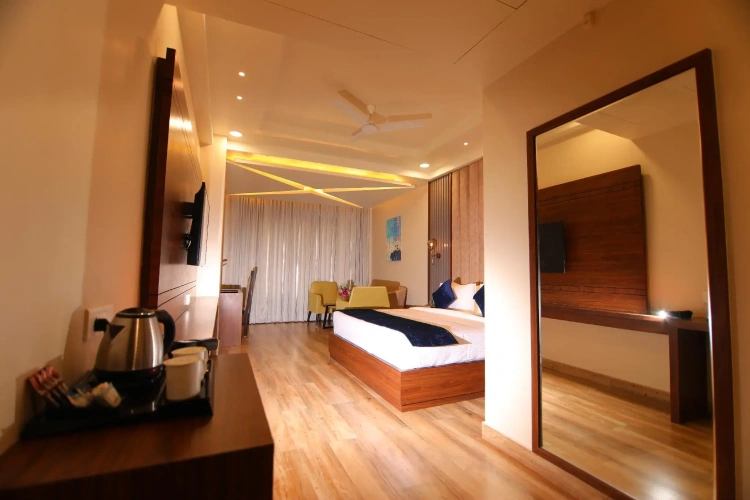 Premium Double room with city view