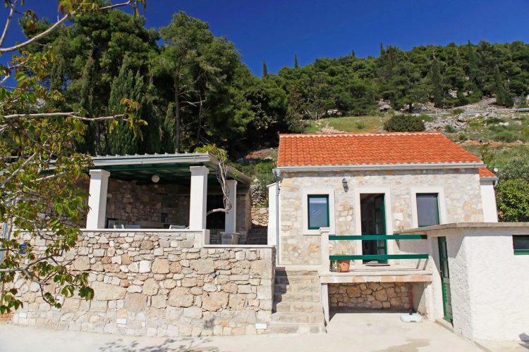 Holiday home Nina
