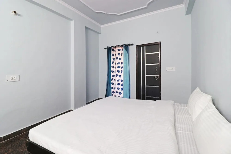 Friends Residency by OYO Rooms