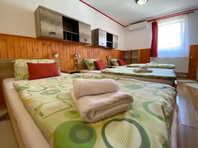 Standard Quadruple room