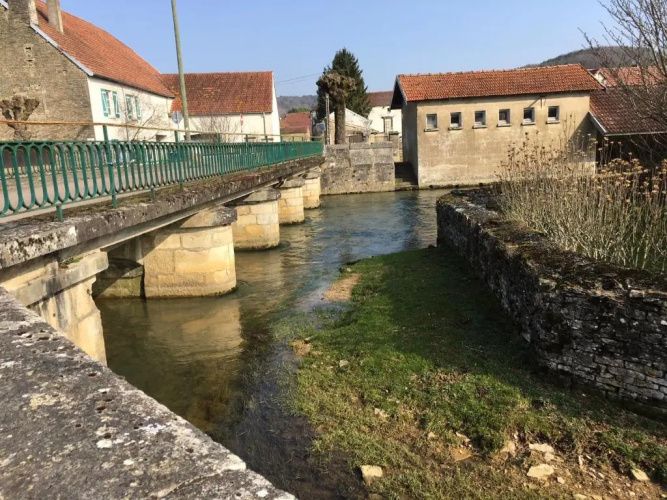 Au Bord de La Dhuy