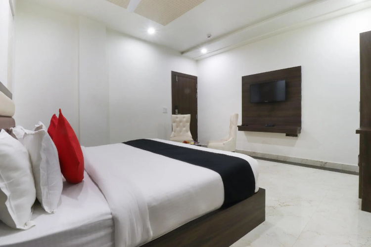 Townhouse 69951 Hotel Skylight