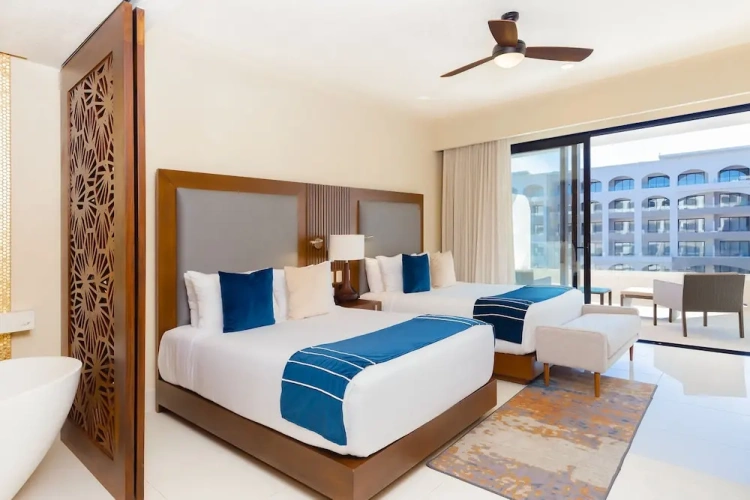 Deluxe Studio with pool view