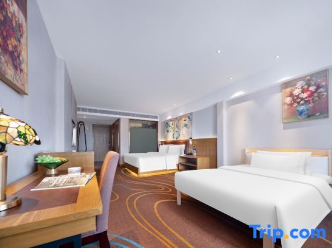 Standard Triple Family room
