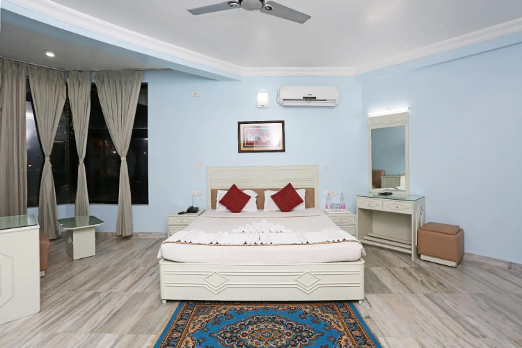 Hotel Niladri Premium