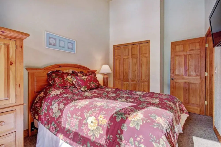 5983 Hidden River Lodge 3 Bedroom Condo by RedAwning