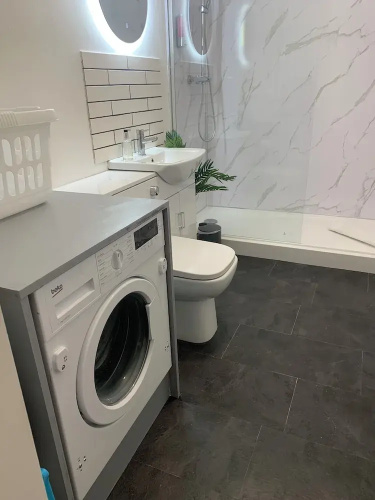 2 x bed city apartment with parking