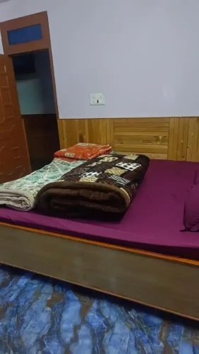 Shesh Besh Guest House & Restaurant