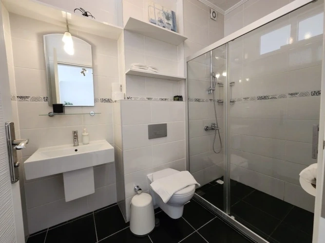 1 Bedroom Cottage with balcony and with sea view