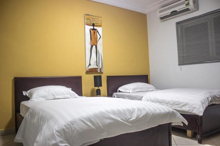 Earl Heights Suites Hotel