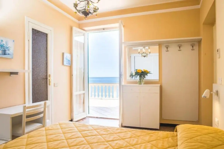 Standard Double room with sea view