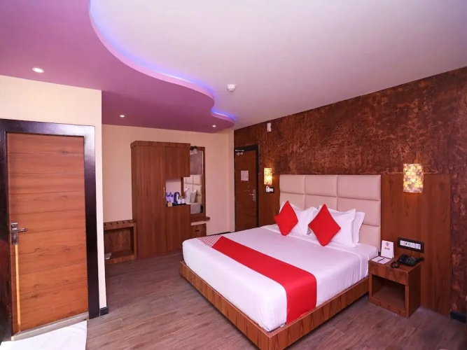 The Dolphin Palace By OYO Rooms
