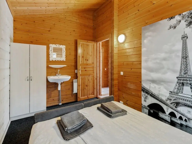 Chalet in Hulshorst Near Lake