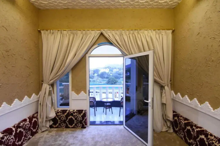 Golden White Hotel