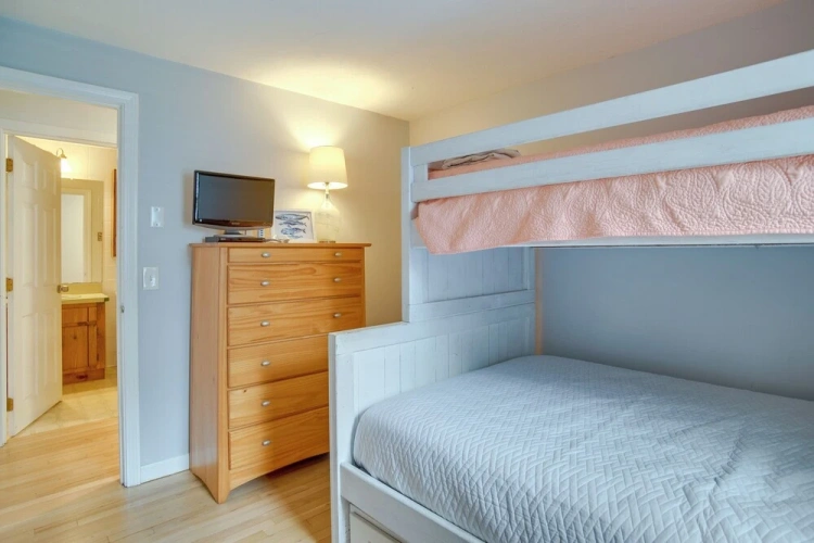 3 Bedrooms Cottage