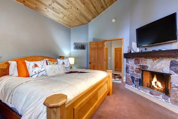 Abode At Ontario Lodge