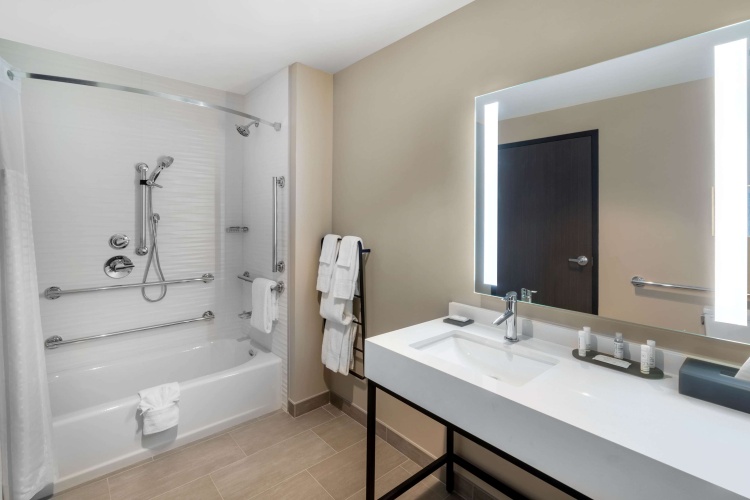 La Quinta Inn & Suites by Wyndham Nashville Downtown/Stadium photo 11