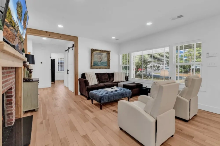 4 Bedrooms Family Cottage with garden view