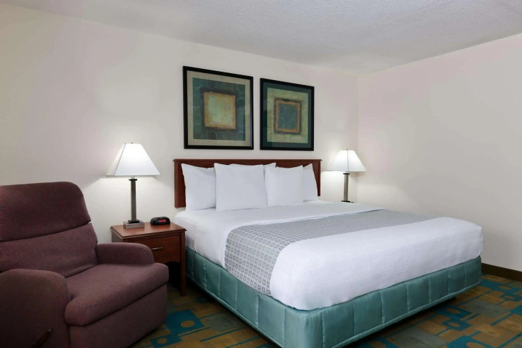 La Quinta Inn by Wyndham Chicago Willowbrook