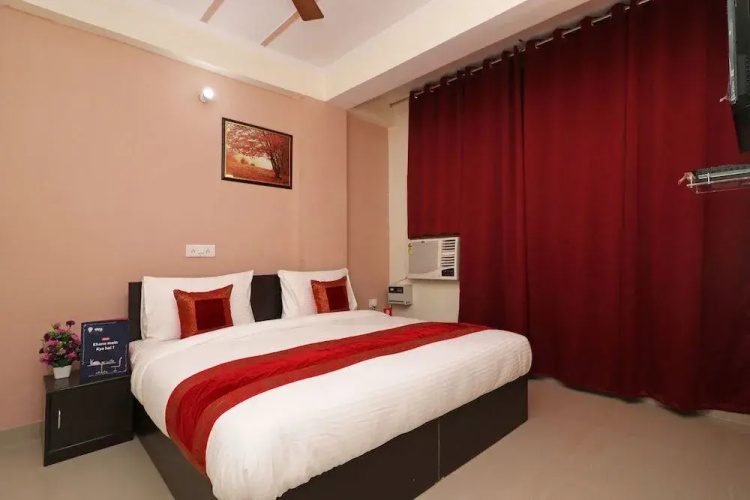 OYO 10032 Dwarka