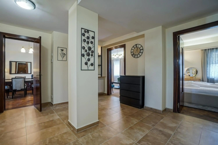 Lovely - 3 Bdr. Serviced Apartment In Old Town