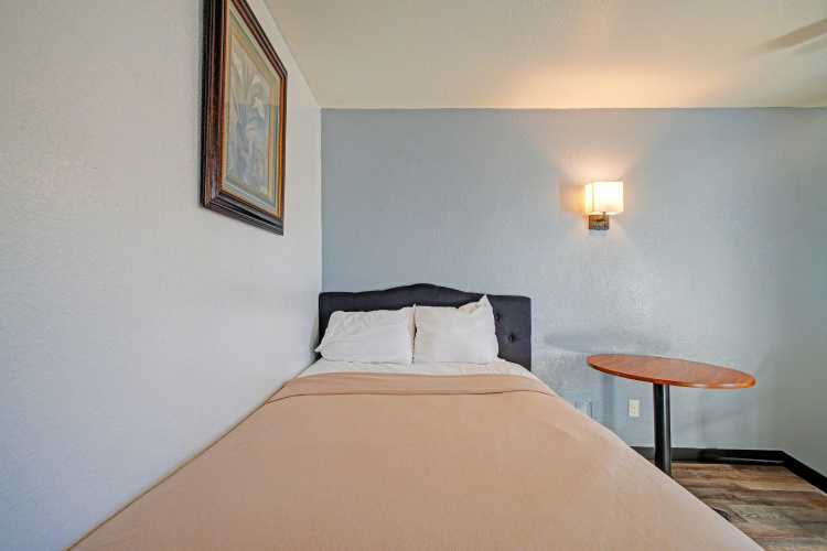 Motel 10