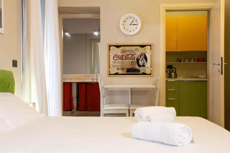 Magenta Luxury Crociferi 3
