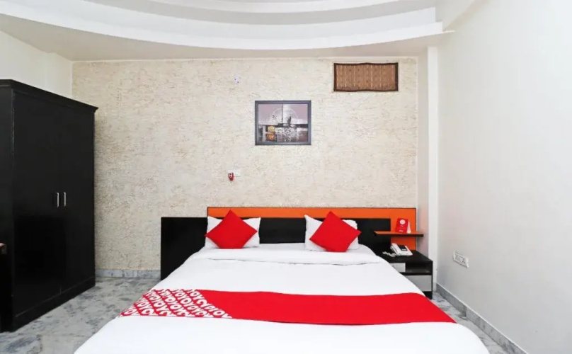 Mannat Residency By OYO Rooms