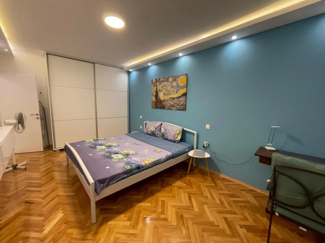 EVAs WorldMap Apartment