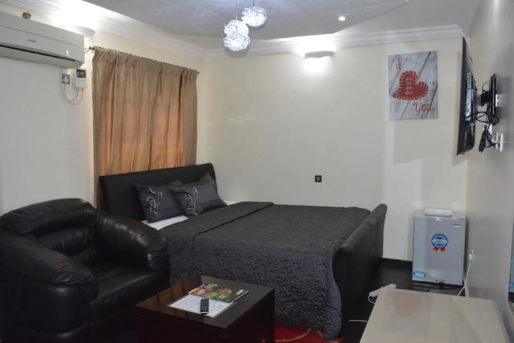 Platinum Inn Gee Hotel