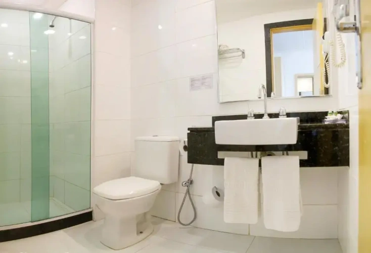 Standard Triple room with city view