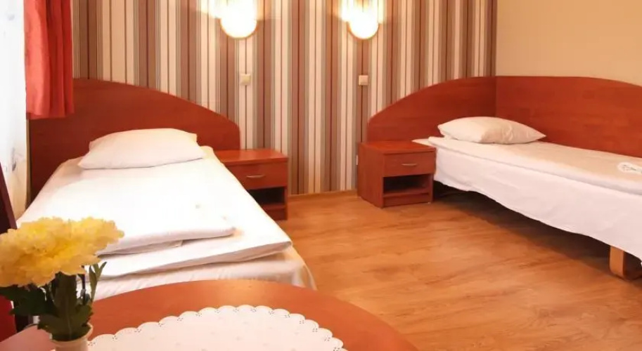 Motel Paradise