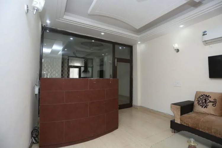 OYO 22867 Crystal Residency