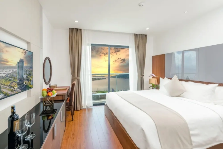 Deluxe Double room with balcony and with bay view