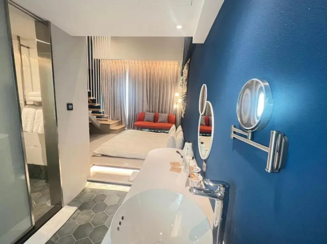Hayata Hotel (no children under 12 years old)