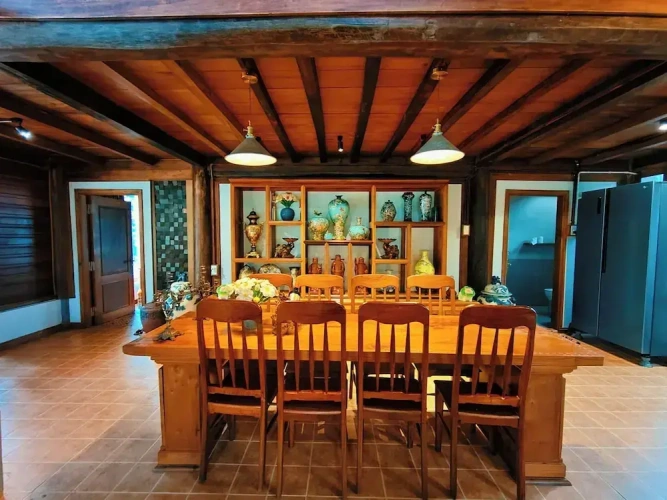 4 Bedrooms Classic Villa with garden view