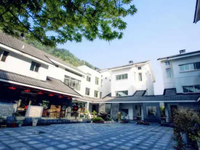 Herun Shijia Holiday Hotel