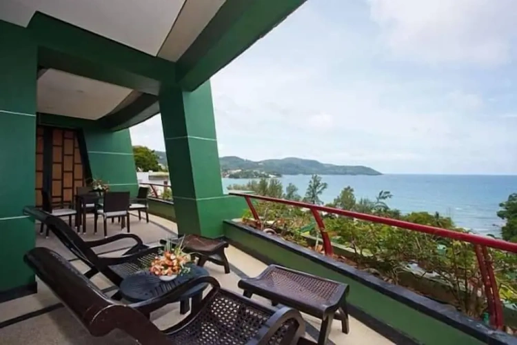 2 Bedrooms Grand room with balcony and with sea view