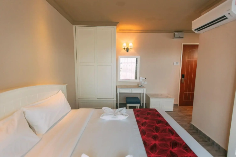 2 Bedrooms Villa