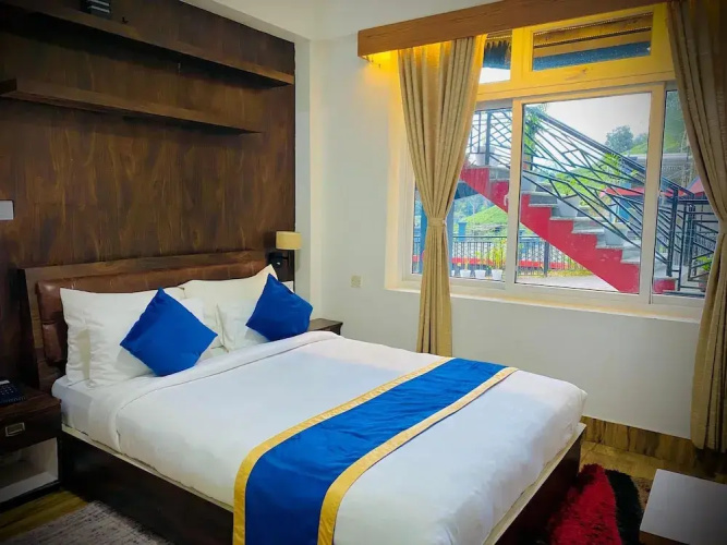 Hotel Easton Blue