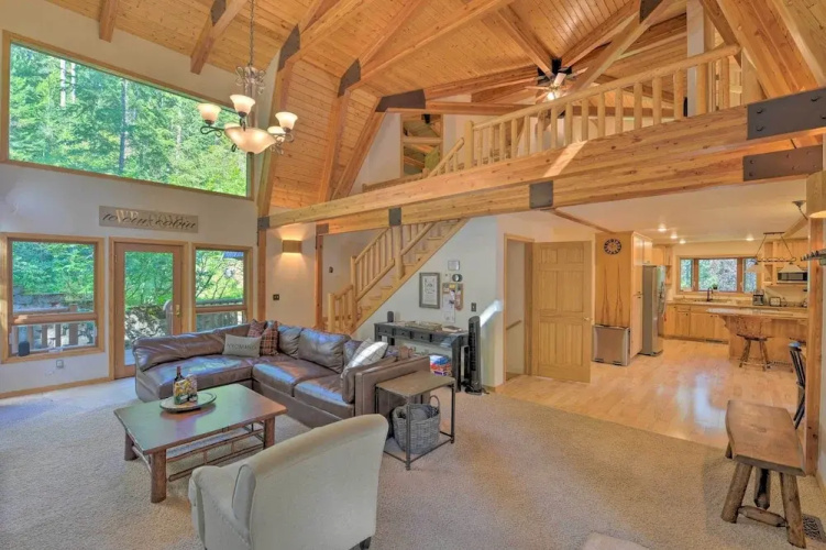'wild Huckleberry Cabin' in Alpine: Fire Pit, Deck