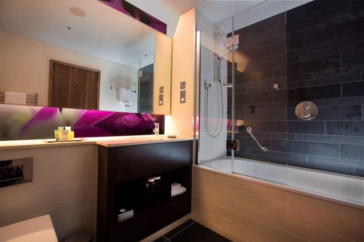 Hilton London Heathrow Airport Terminal 5 photo 9